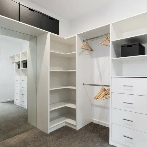 Custom Closet | Wacky's Flooring